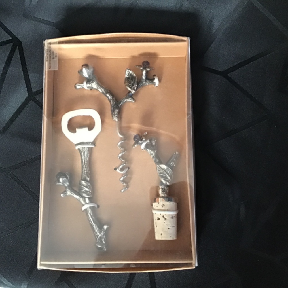 NWOT Bombay Bar set, bottle opener, corkscrew and wine stopper - Picture 4 of 4